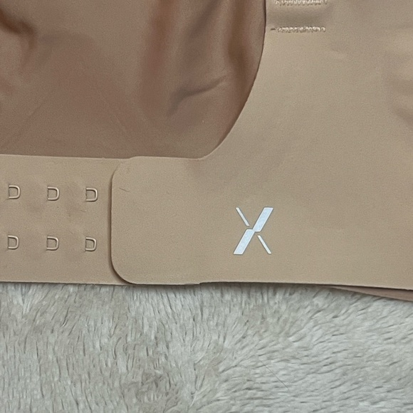 Knix Revolution Nude Seamless Bra LIKE NEW! Sz L++ (36F/G) - Picture 5 of 9